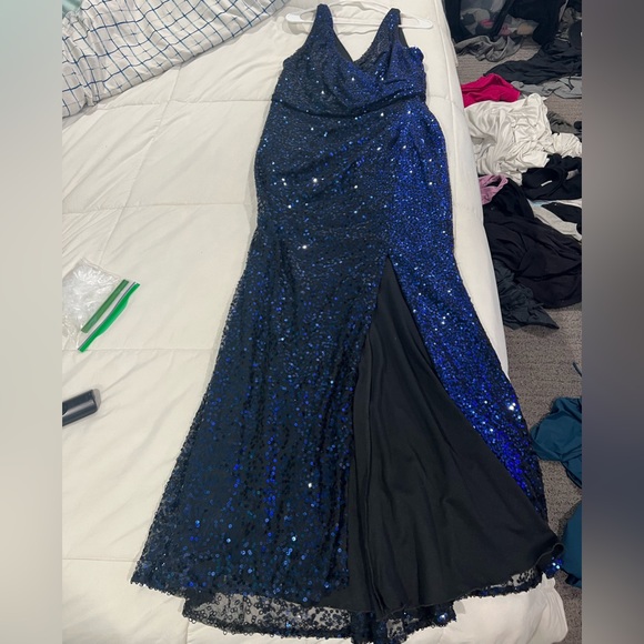 Badgley Mischka blue sequin dress - Picture 6 of 6